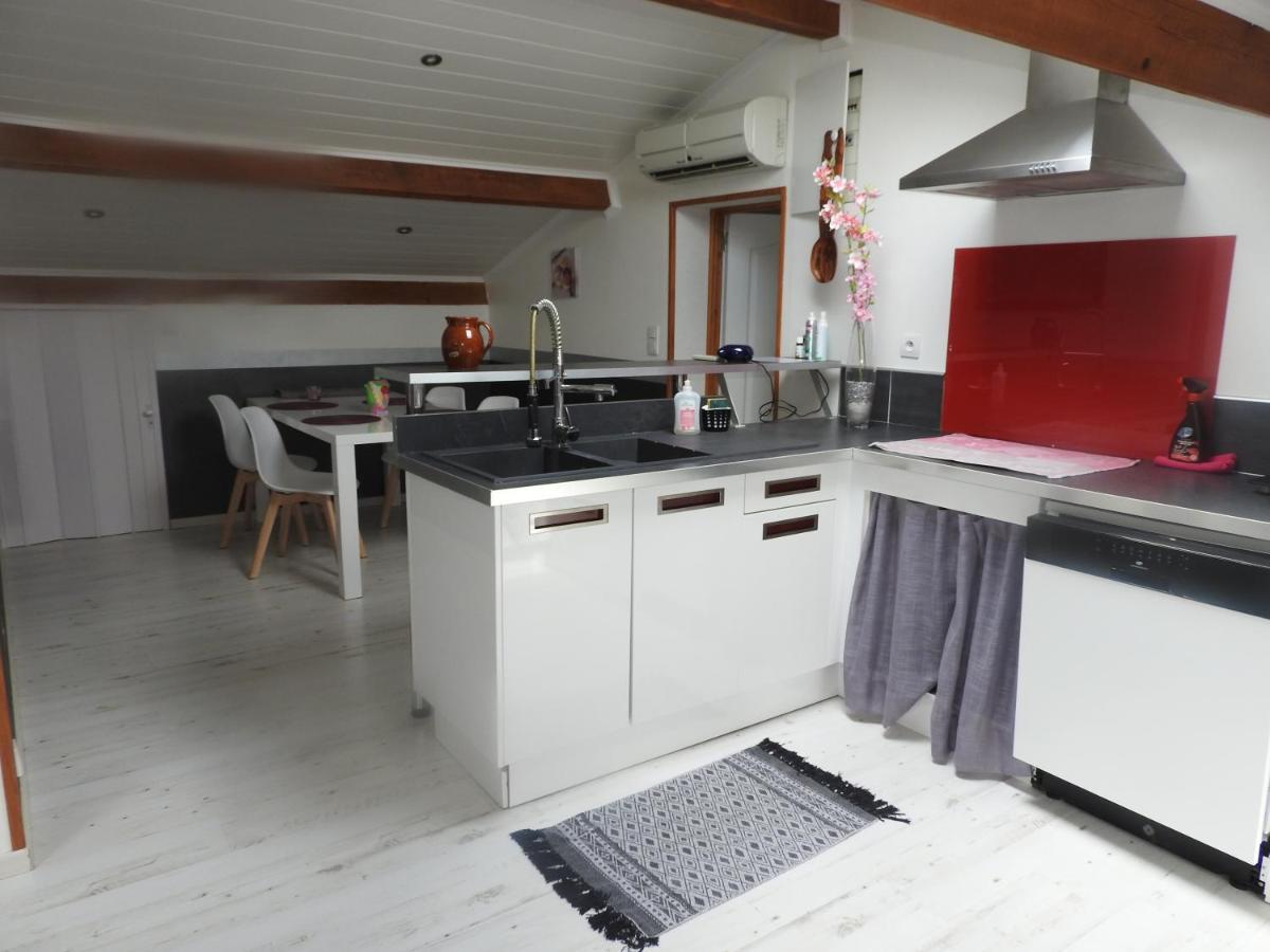 Appartement Mansarde Et Climatise 50 M2 Pompignan  Buitenkant foto