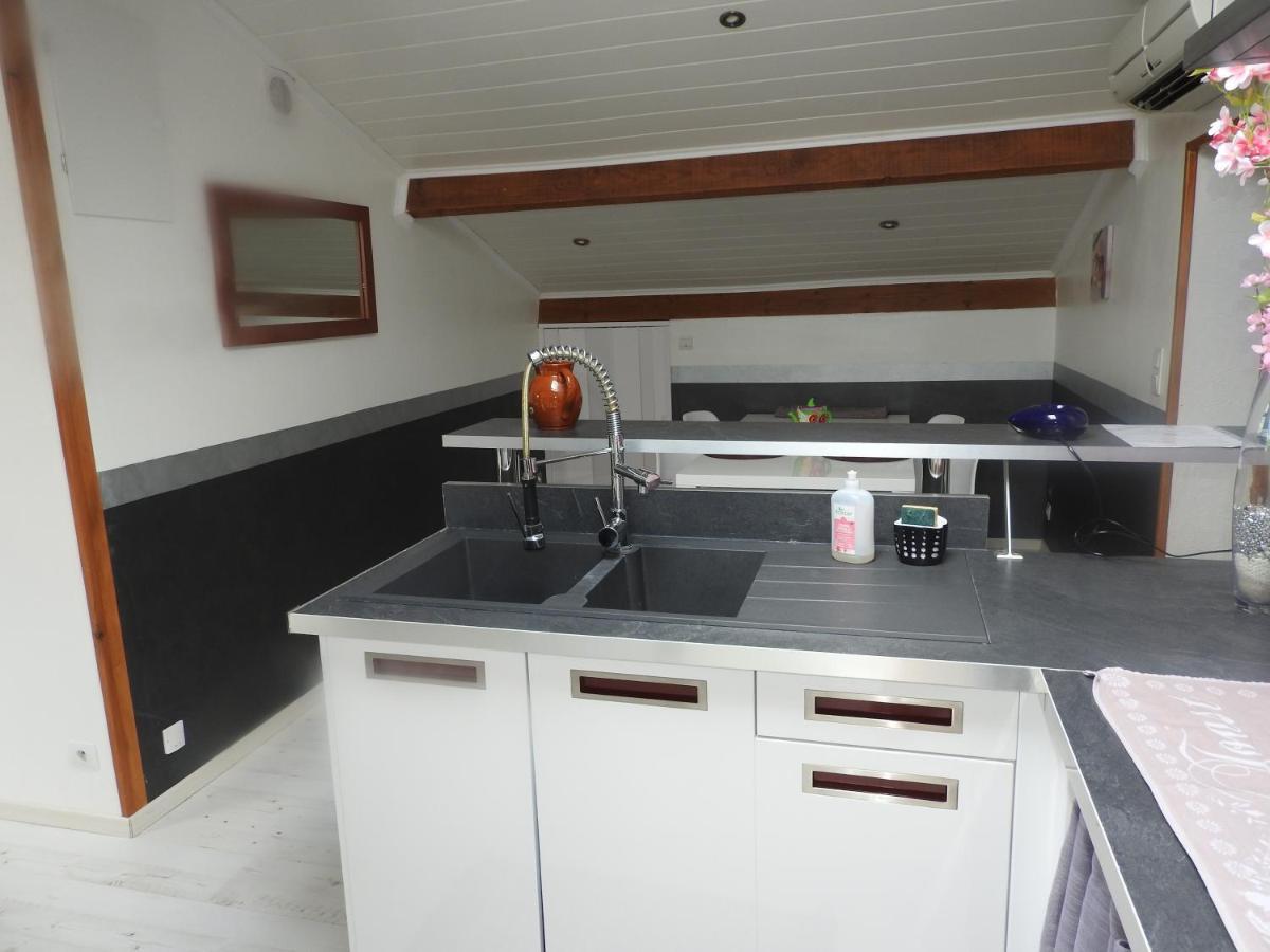 Appartement Mansarde Et Climatise 50 M2 Pompignan  Buitenkant foto