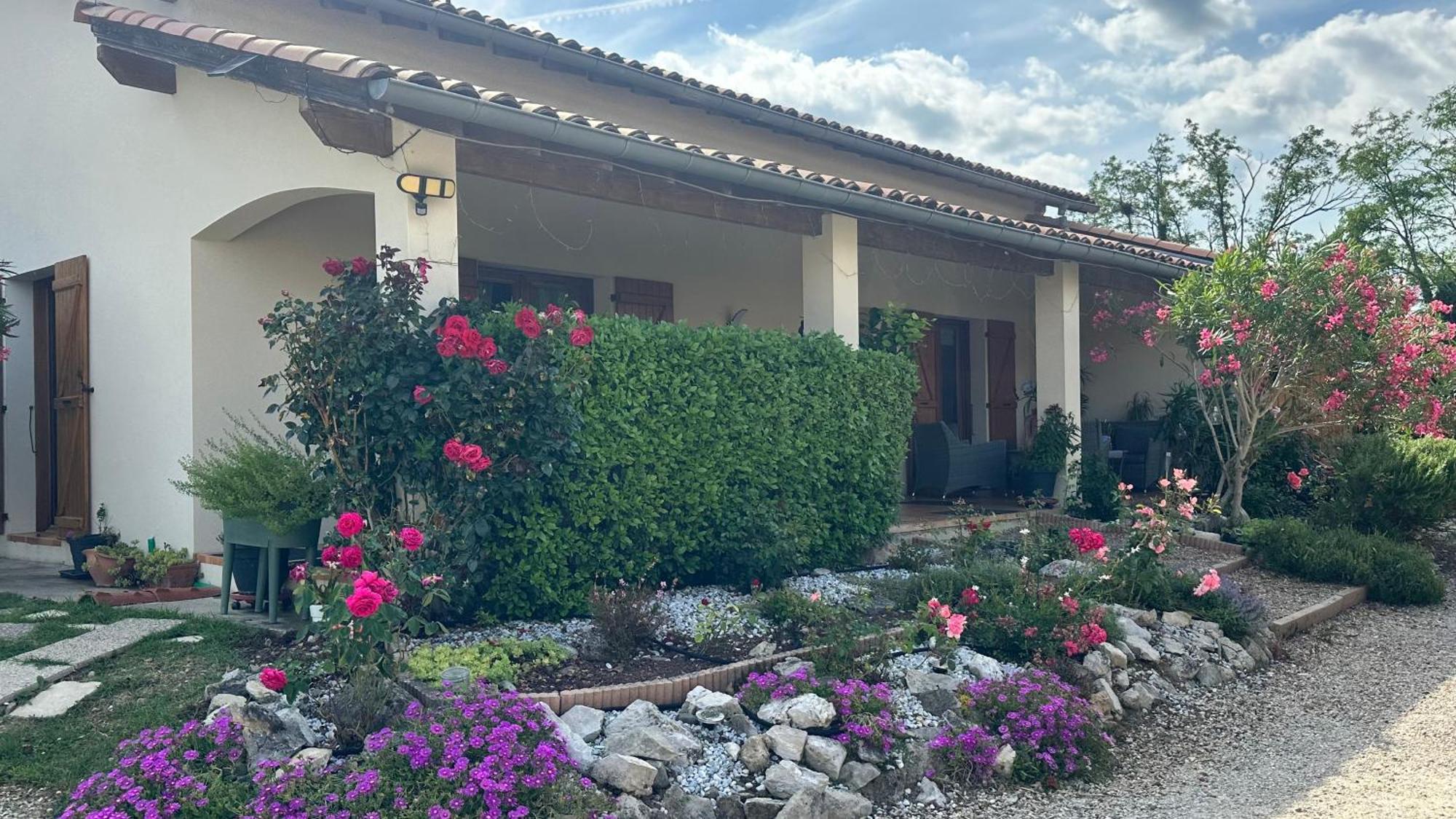Appartement Mansarde Et Climatise 50 M2 Pompignan  Buitenkant foto
